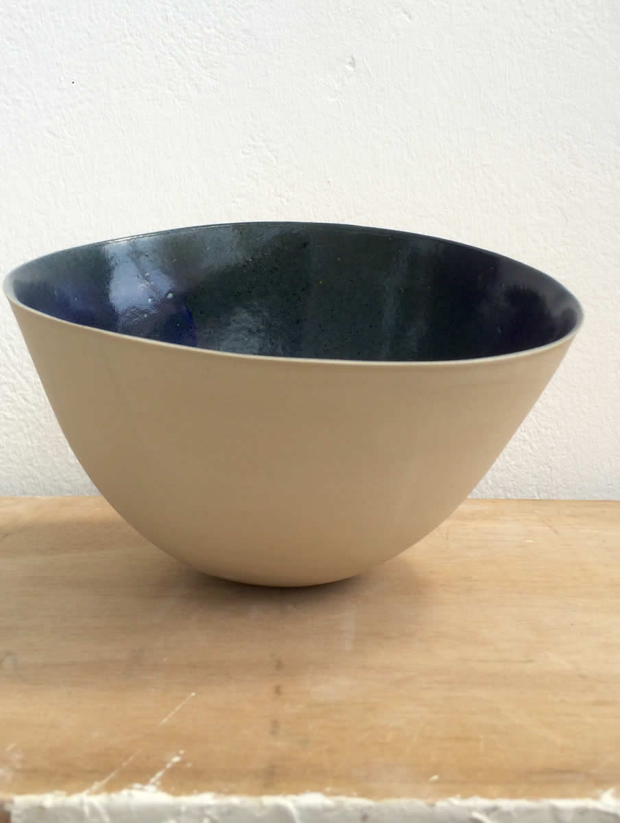 middle saladier from stoneware